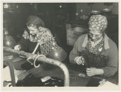 Artell "Presto", habemeajamisgarnituurkarbi kokkupanemine.  duplicate photo