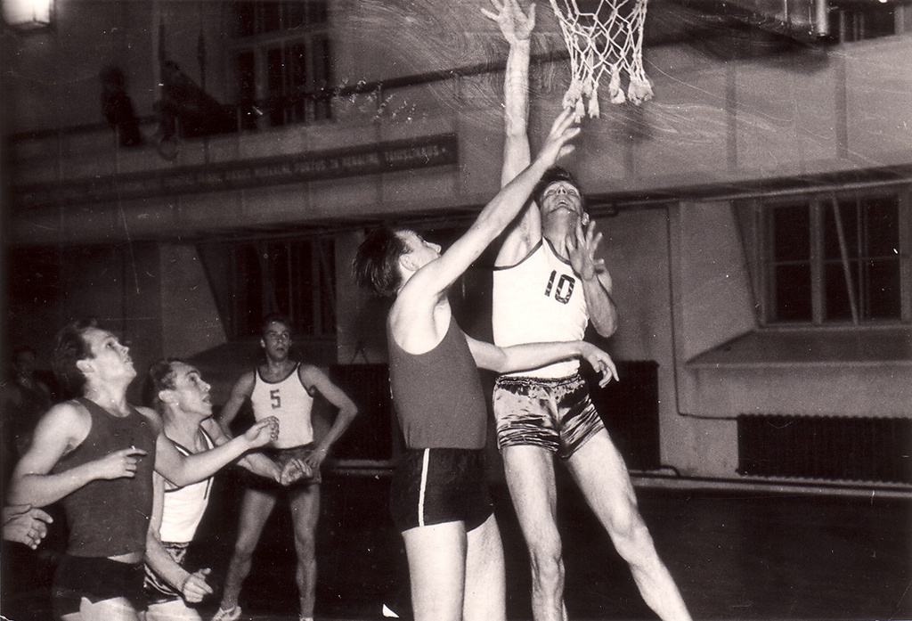 Moment korvpallimängust TRÜ meeskonna osavõtul 1950. aa