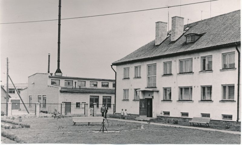 Foto. Admiral Nahhimovi nim. kalurikolhoosi keskus: elamu ja töökoda. 1968.