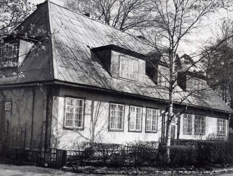 Raudteelaste elamu Nõmmel Pärnu mnt 263a. Arh. Karl Burman