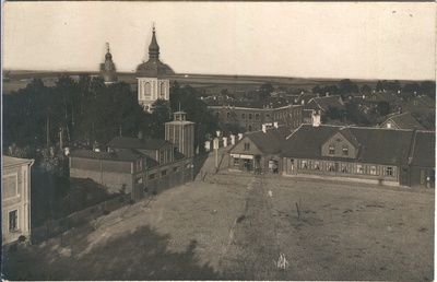 Fotopostkaart Vaade Katariina kiriku tornist üle turuplatsi itta 20. sajandi alguses.  duplicate photo