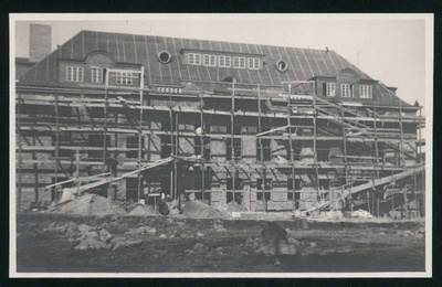 fotopostkaart, Viljandi, Eesti Panga Viljandi osakonna hoone, ehitus, maja katuse all, tellingud, 1926, foto J. Rist  similar photo