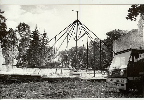 foto, Paide Vallitorni katuse metallsõrestik 1991.a.