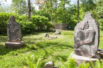 foto, August Rõugu park Villeveres 1984.a. rephoto