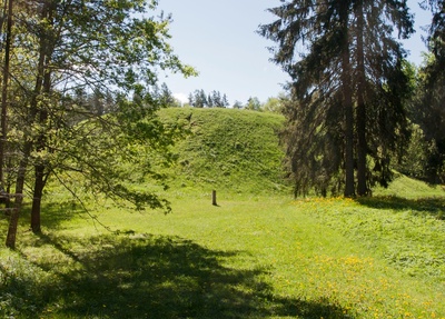 foto, Viljandimaa, Lõhavere linnamägi, 1977, foto E. Veliste rephoto