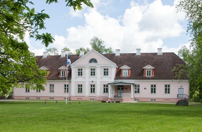 Lahmuse 6-kl algkool endises Lahmuse mõisa härrastemajas. Taevere vald. rephoto