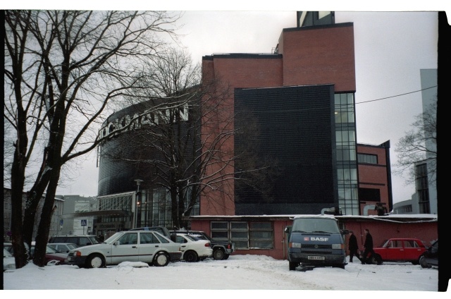Vaade Tartu maanteelt Stockmanni kauplusele Tallinnas