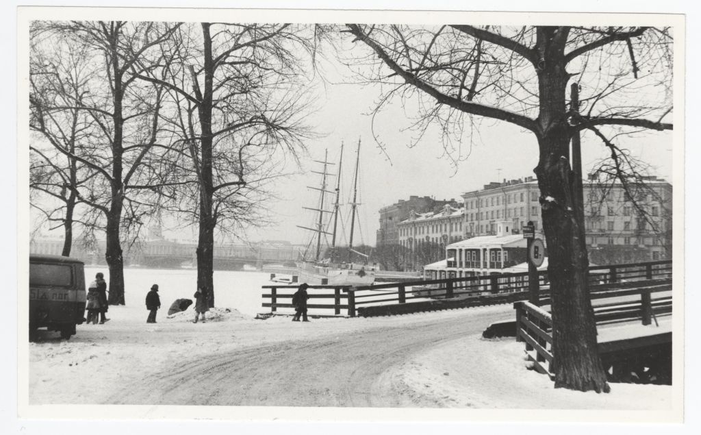 Leningrad: Purjelaev-restoran "Kronverk"