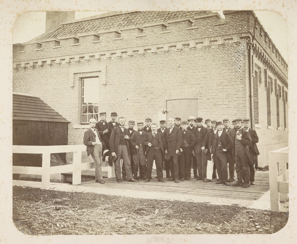 Groepsfoto van de werklieden, 1867-1869, Droogmaking der Plassen in Schieland beoosten Rotterdam