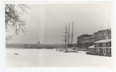 Leningrad: purjelaev-restoran "Kronverk"  similar photo
