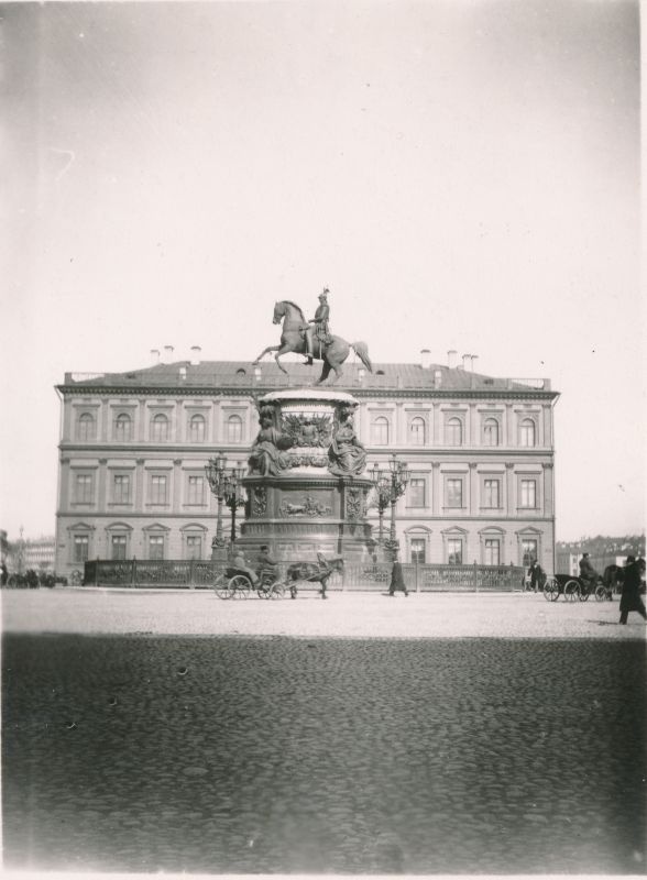 Foto. Peterburg. Nikolai I mälestussammas. 1891