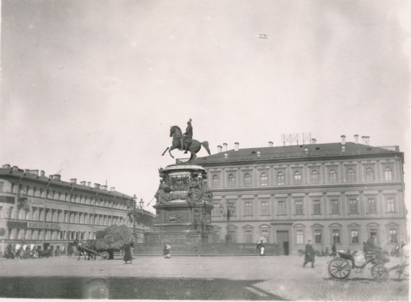 Foto. Peterburg. Nikolai I mälestussammas. 1891