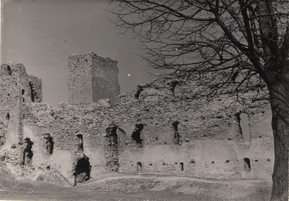 Foto. Rakvere. Lossivaremed. 1966.