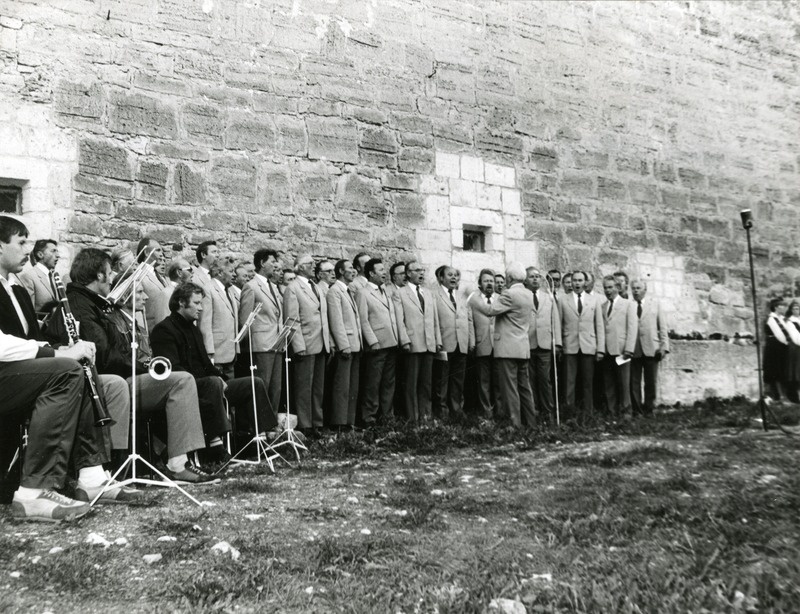 1941.a. suve massimõrva mälestusmiiting Kuressaare Lossihoovis