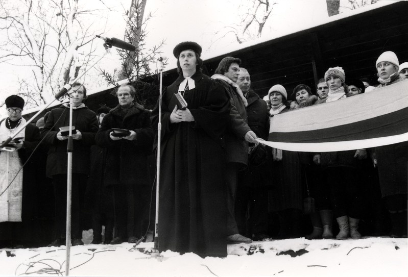 Eesti rahvuslipu pühitsemine ja Kuressaare linnuse Kaitsetorni heiskamine 1988