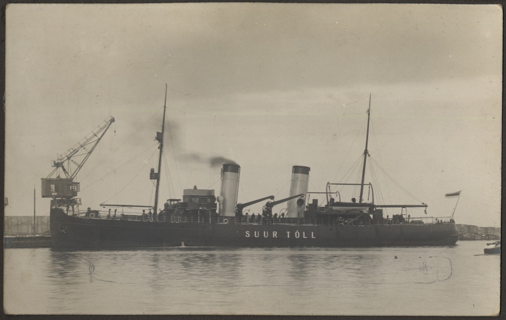 Jäämurdja "Suur Tõll" sadamas. Kail sadamakraana.