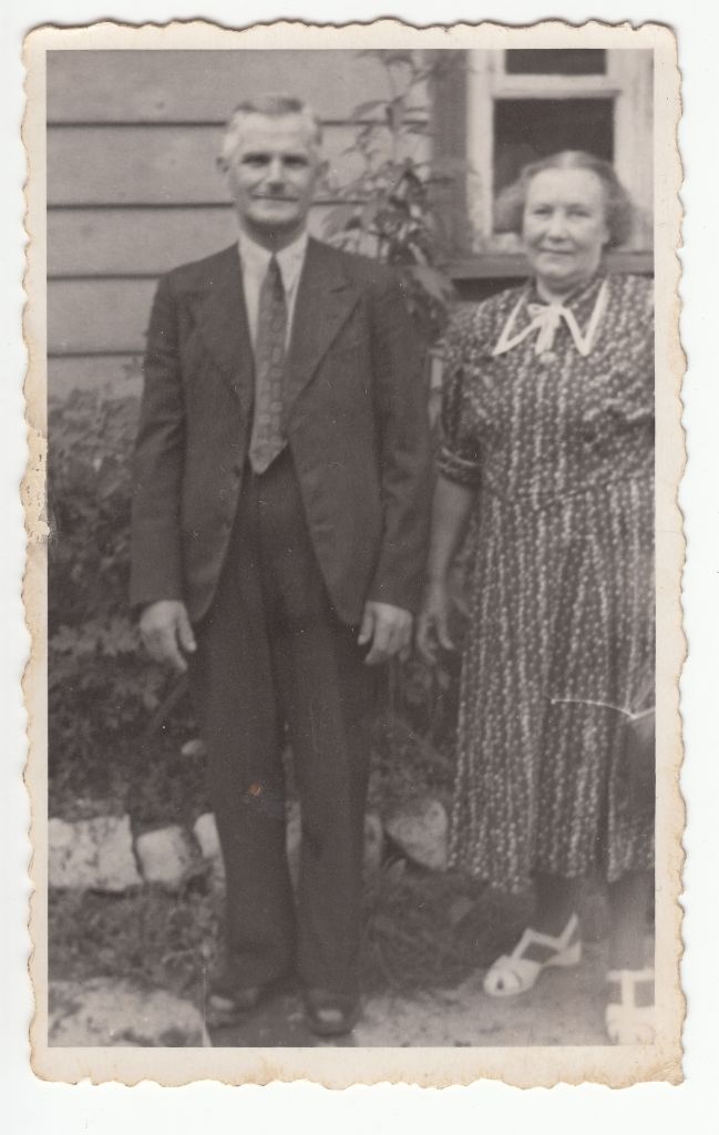 Keri tuletorni motorist Eduard Kauküla koos abikaasa Olga (Isop) Kaukülaga Tallinnas