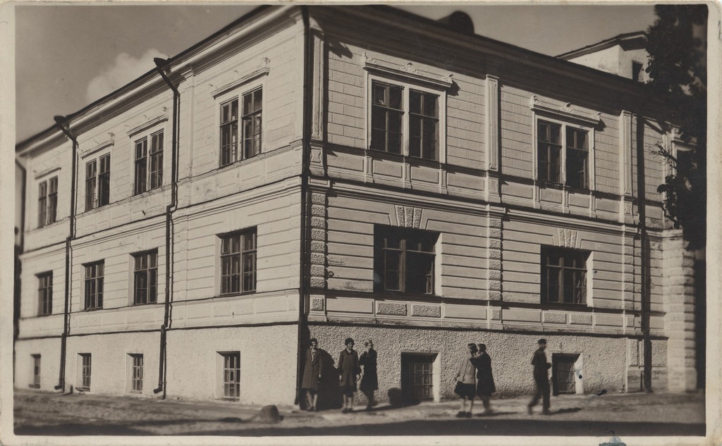Estonia : Narva Women's School