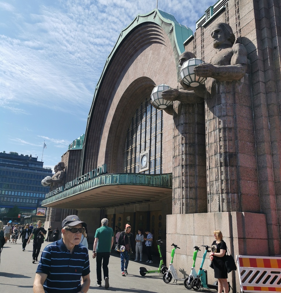 Rautatieasema, pääsisäänkäynti Kaivokadulla. rephoto