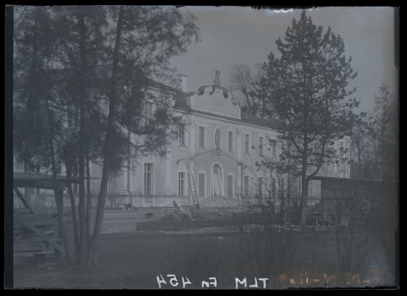 Tallinn, Kadrioru lossi aiapoolse fassaadi ümberehitamine.