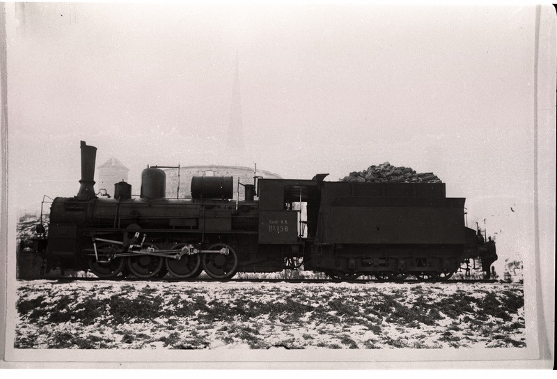 Laiarööpmeline kaubarongi vedur, seeria Ov, endine Vene vedur, pildistatud umbes 1935. aastal.