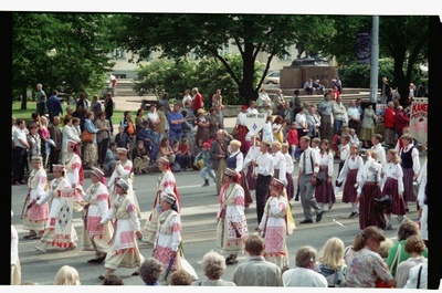 XXIII laulupeo ja XVI tantsupeo rongkäik Tallinnas  similar photo