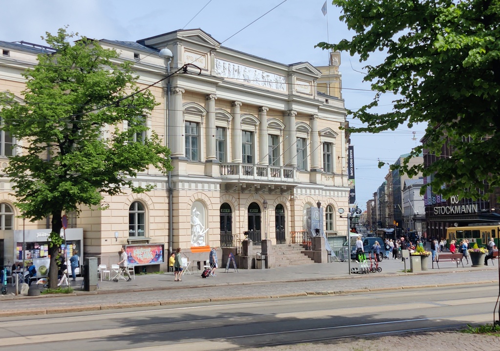 Vanha ylioppilastalo Mannerheimintien varrella, arkkitehti Axel Hampus Dalström 1870. rephoto