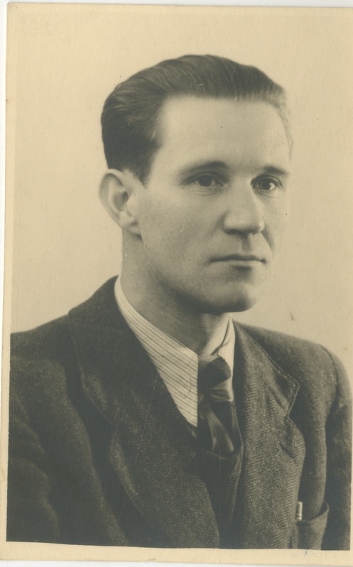 Foto.  Andrei Andrei p. Lilleväli rinnaportree.