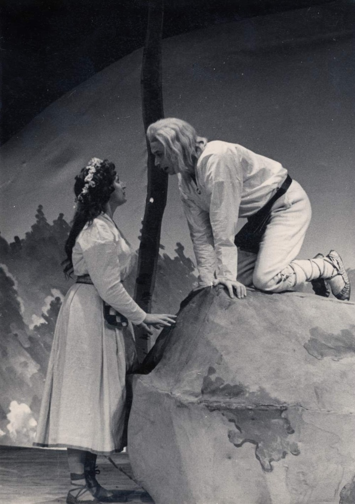Foto. Ellen Alaküla ja Eduard Ralja A. Kitzbergi näidendis "Libahunt".