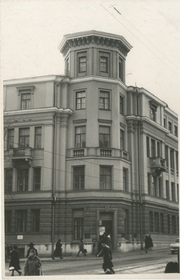 Fotokoopia. Maja Tallinnas, Pärnu mnt 7, kus 1917. a. asus Eestimaa Sõjalis-rev. komitee.  duplicate photo