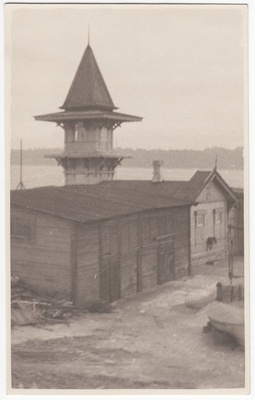 Tuletorn ja hooned Tallinna sadama Põhja muulil  similar photo