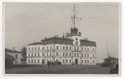 Veeteede Valitsuse hoone Tallinna sadamas  duplicate photo