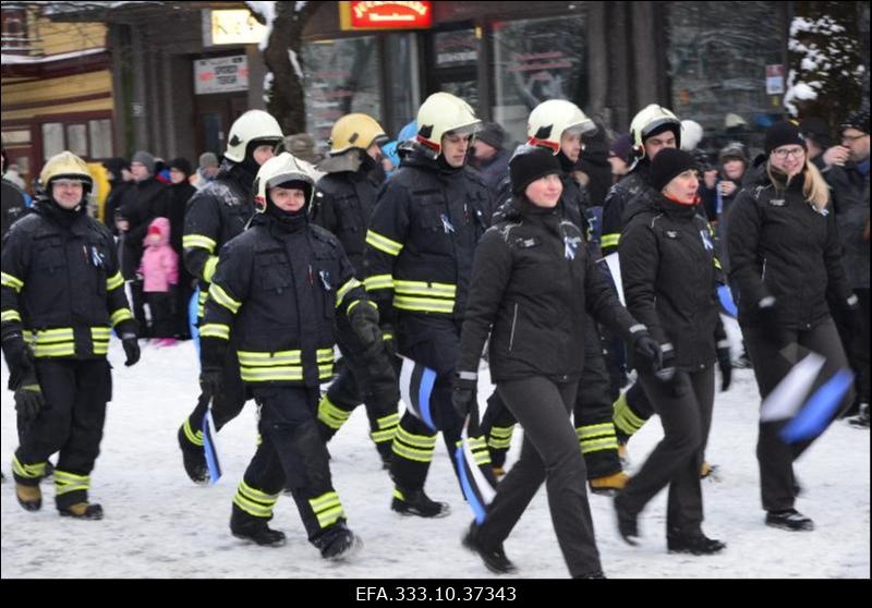 EV 100 tähistamine Pärnus. Rongkäik.