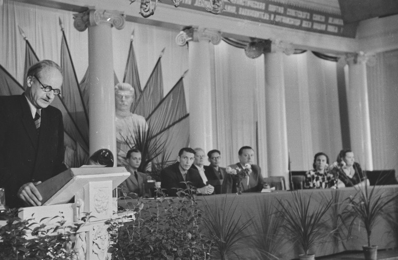 Lõpuaktus Tartu ülikooli aulas 1953. a.