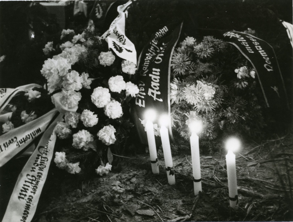 Aadu Hindi haud Kihelkonna kalmistul