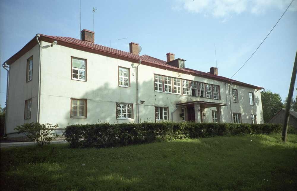 Holstre koolimaja