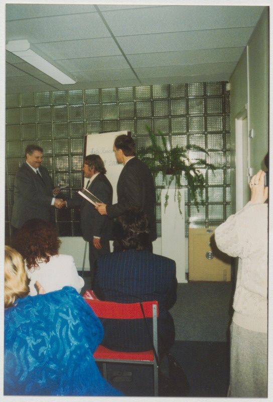 O. Lutsu huumoripreemia üleandmine Palamuse gümnaasiumis