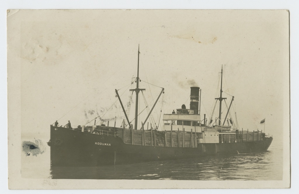 Kaubaaurik "Kodumaa" merel