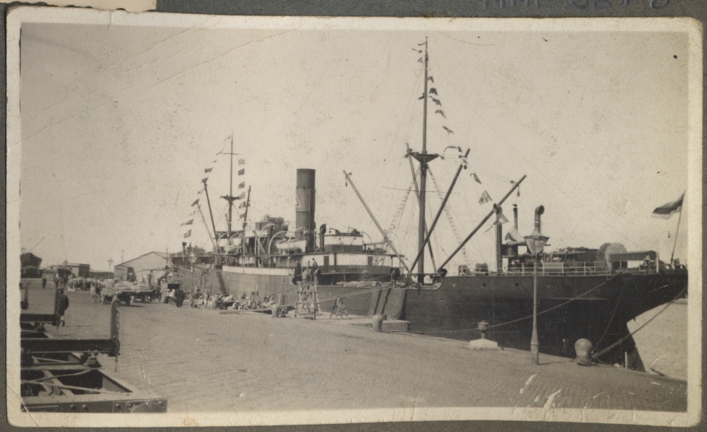 Aurulaev "Eestirand" kai ääres