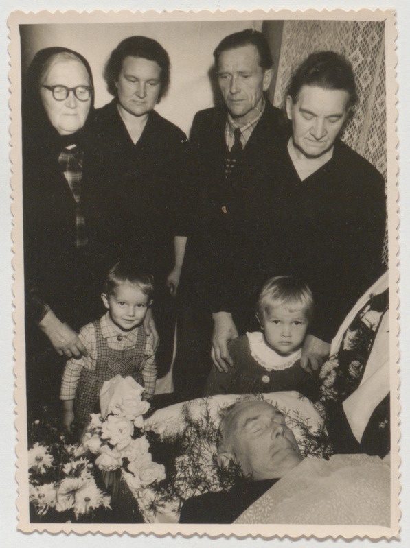 Grupifoto " A. Mägiste matus", 01.10.1962