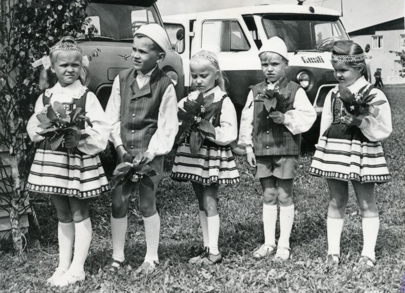 Väimela Näidissovhoostehnikumi 50.aastapäeva pidustused. Õnnitlejad