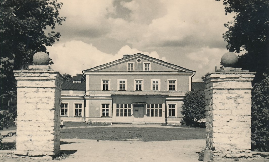 Rakvere, endine mõisahoone