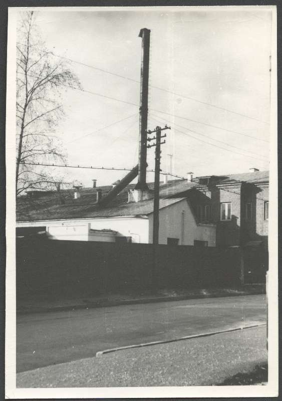 foto, Viljandi, Turu tn 7, leivakombinaat, õu, murdunud katlamaja korsten, 19.10.1967