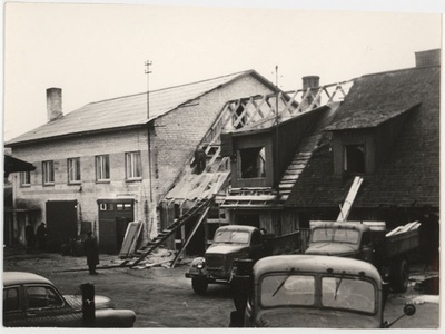 Harju Kommunaalettevõtete Kombinaadi kontori hoone ehitus Keilas Ülesõidu tänaval  similar photo
