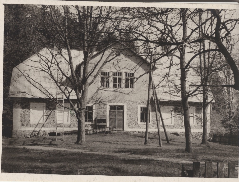 Arula algkooli hoone