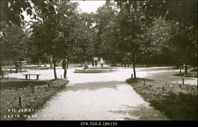 Lastepark.  duplicate photo