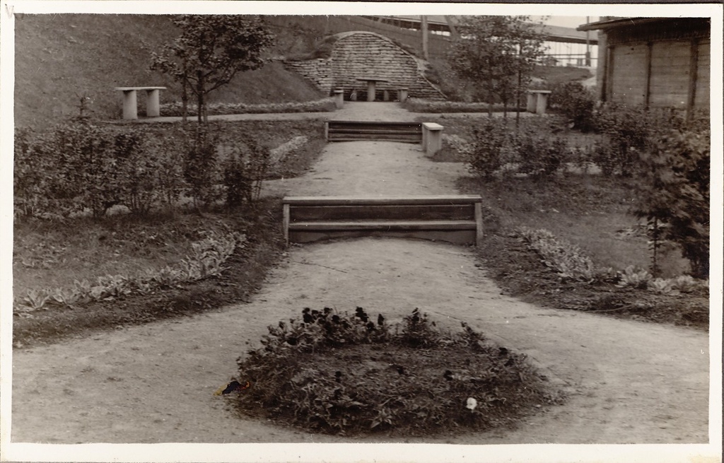 Valga. Haljasala Jaama puiestee ja Vabaduse tänava nurgal