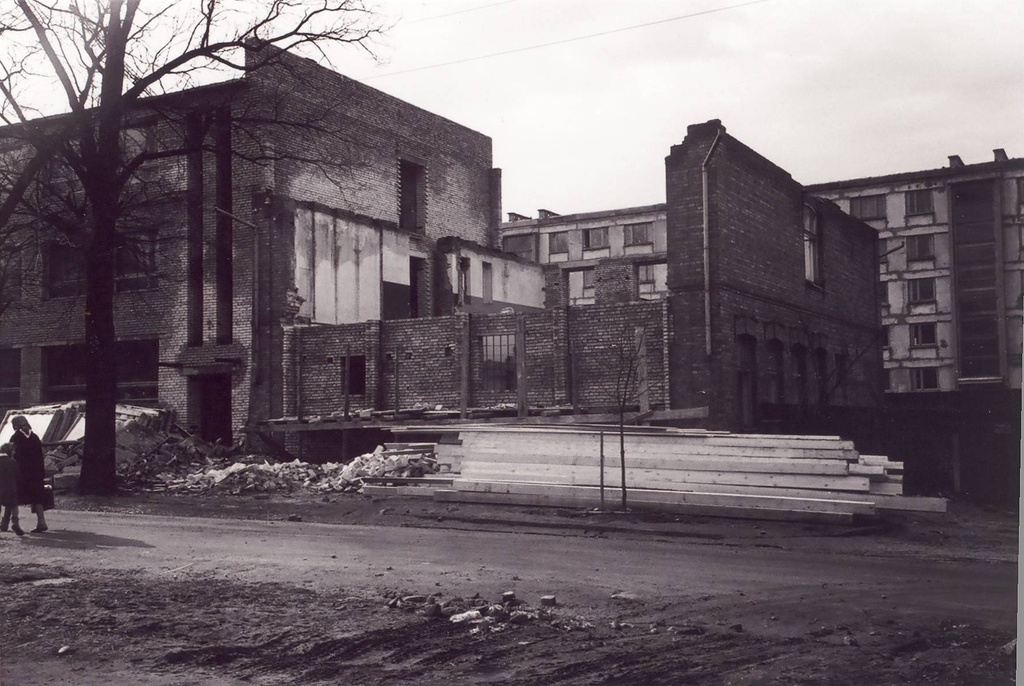 Vaade valmivale miilitsahoonele