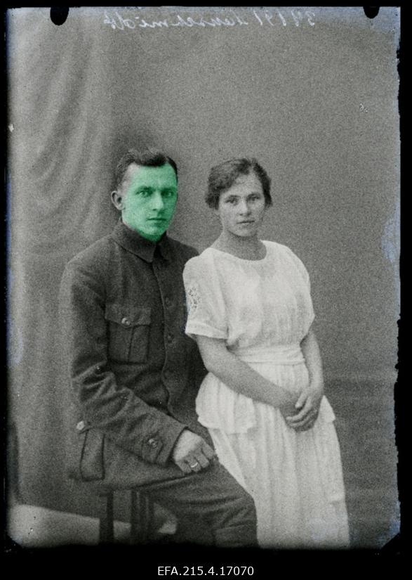 Hanschmidt naisega.