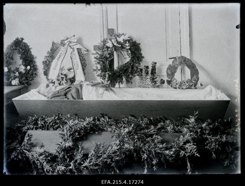 Tõnis Pink kirstus (surn 25.04.1922).